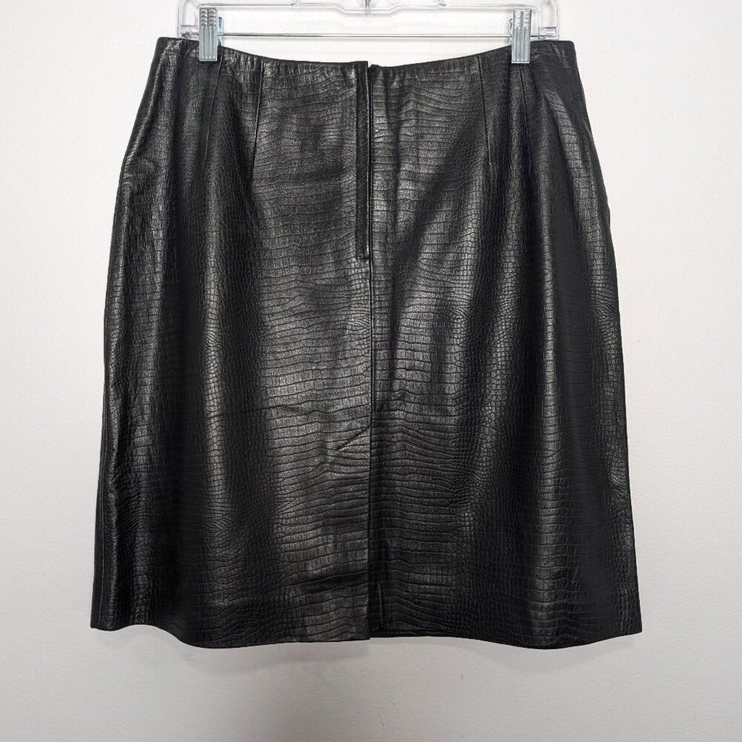 Liz Claiborne Vintage Black Soft Embossed Leather Mini Pencil Skirt Back Zip