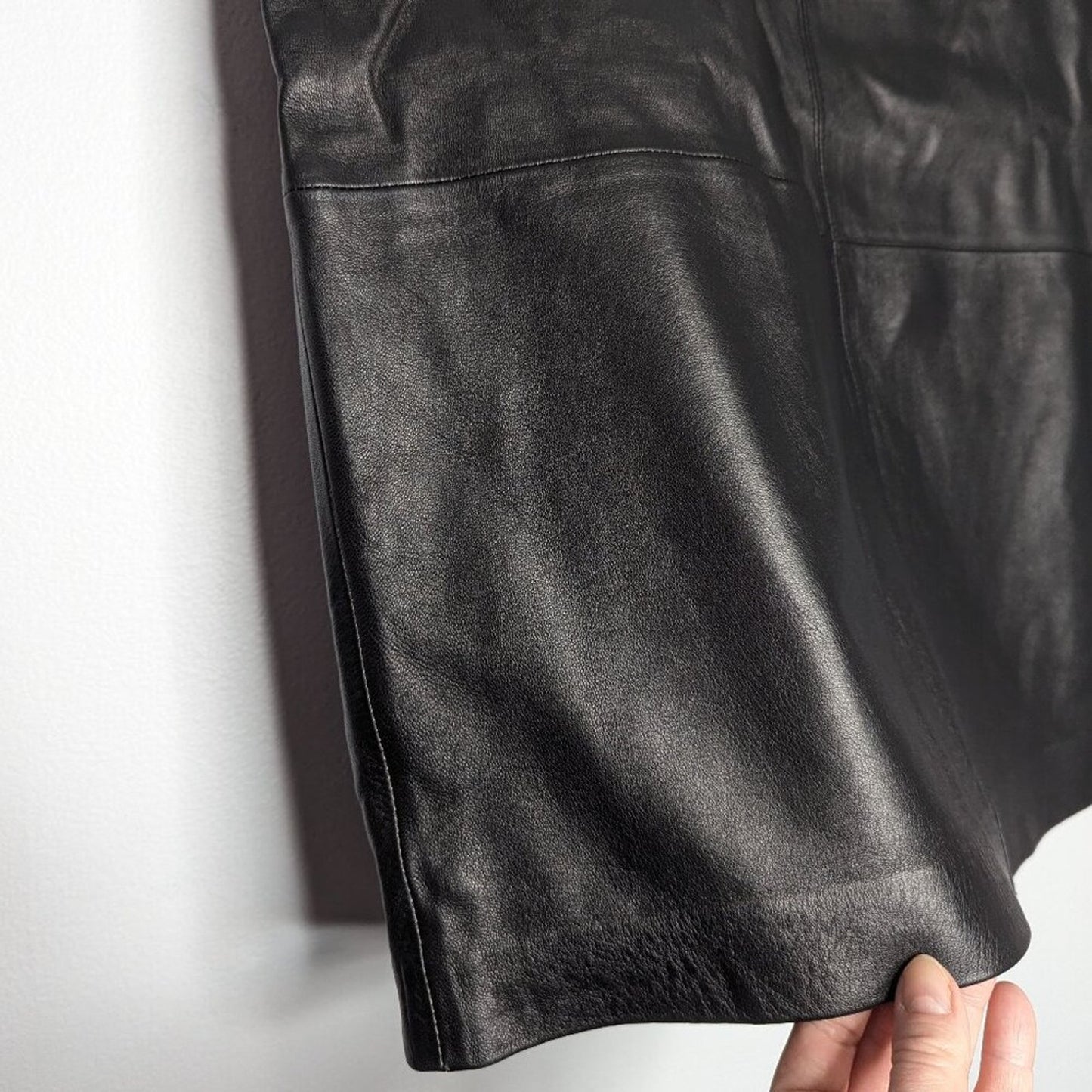 Ann Taylor Vintage Black Leather Pencil Mini Skirt Super Soft Back Slit Size 8