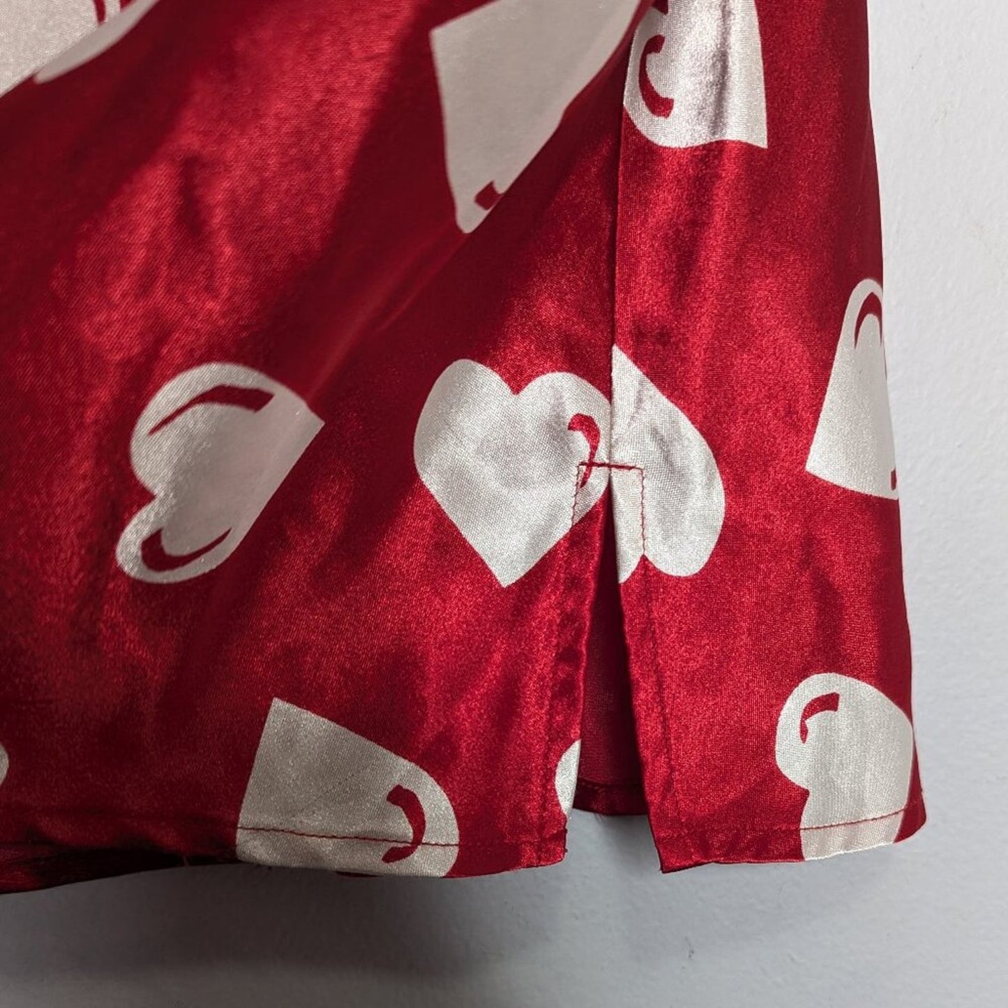 Vintage Y2K Red Satin Heart Print Cami Lace Trim Spaghetti Straps V-Neck Size M