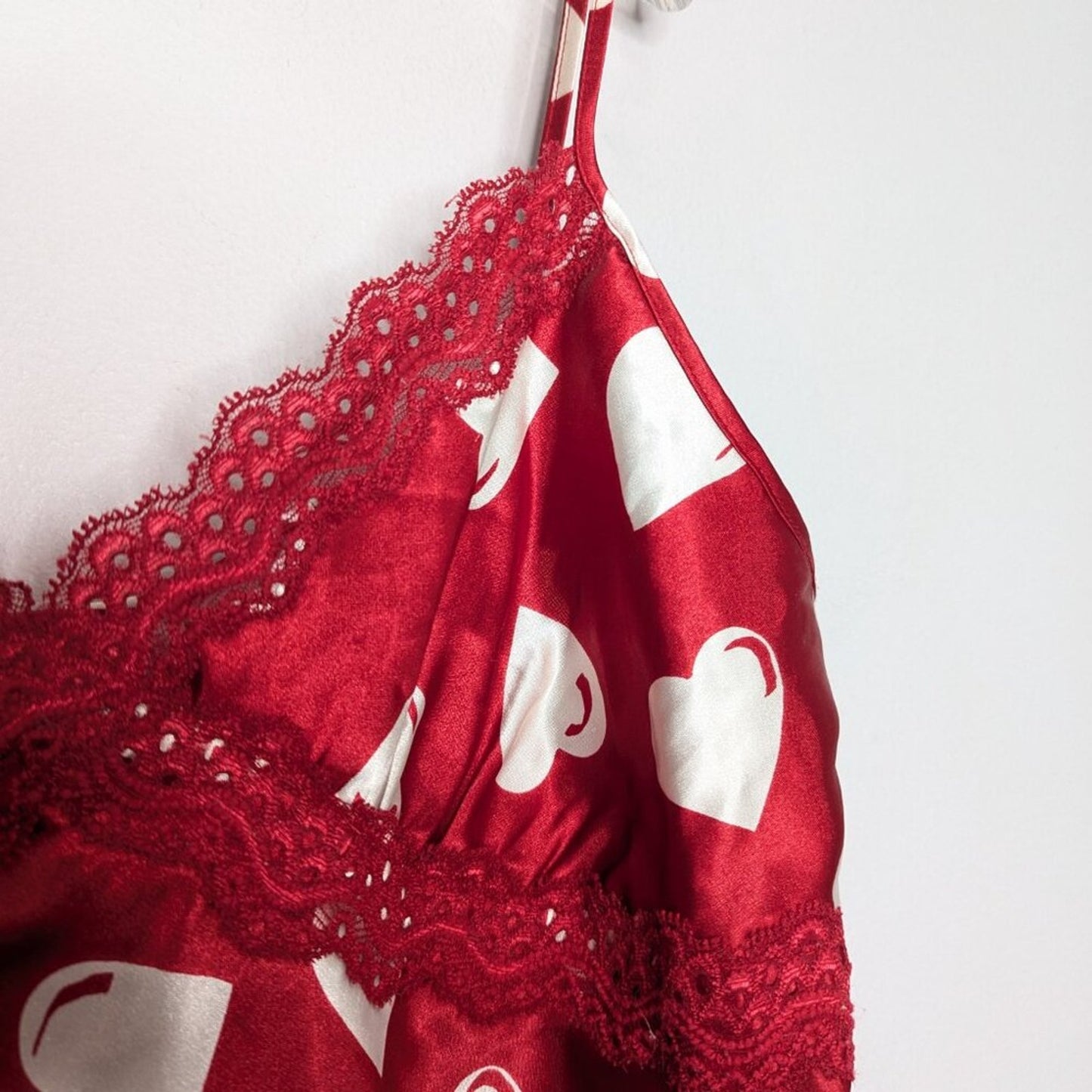 Vintage Y2K Red Satin Heart Print Cami Lace Trim Spaghetti Straps V-Neck Size M