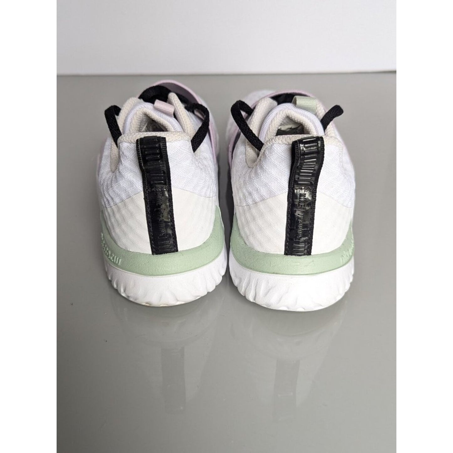Nike In-Season TR 9 White Pink Training Sneaker Sz 7.5 Stretch Knit Large Logo