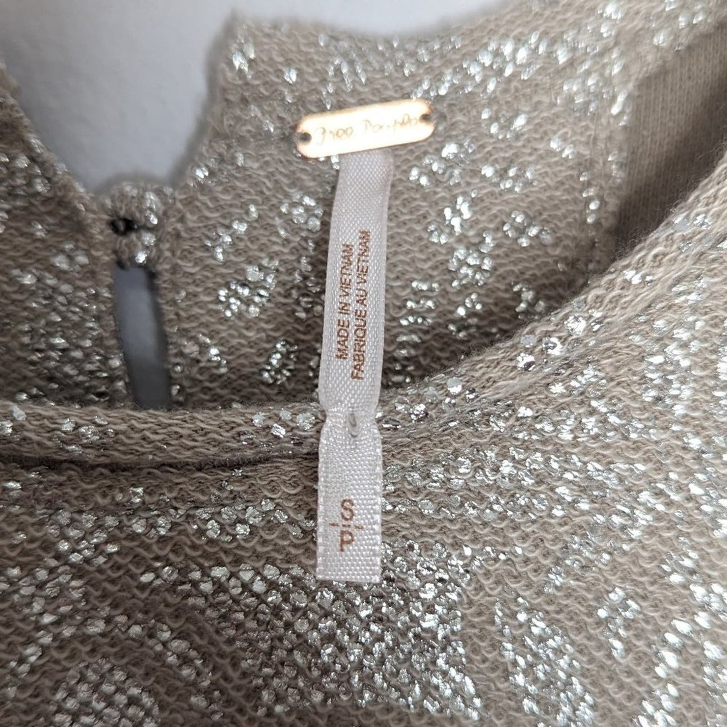 Free People Silver Metallic Sleeveless Cropped Tank Top Split Button Back Size S