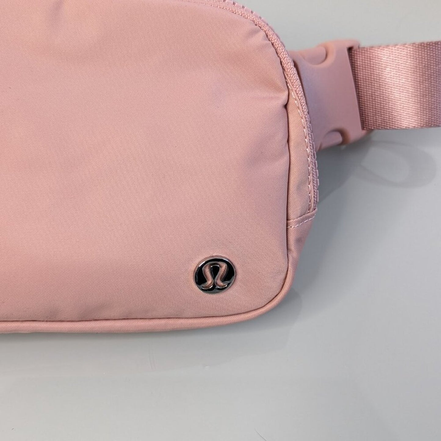 Lululemon Pink Pastel Everywhere Belt Bag Zip Up Adjustable Everyday Bag Pockets