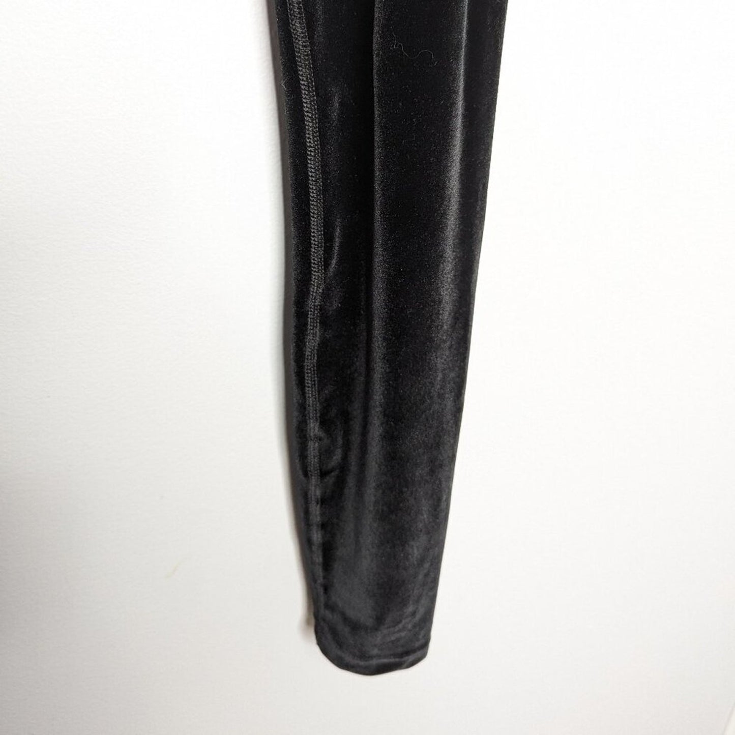 Beyond Yoga Black Velvet Leggings Stretch Pull On High Rise Size S