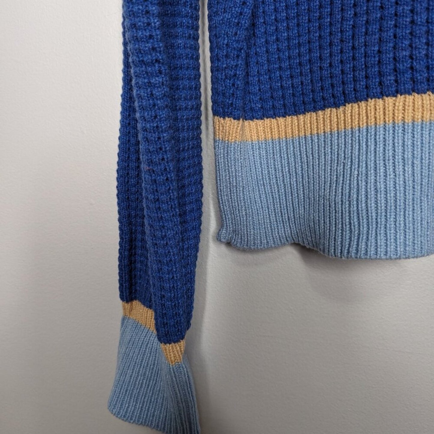 Uniqlo x Marni Blue Knit V-Neck Long Sleeve Sweater Stripe Color Block XL NWT