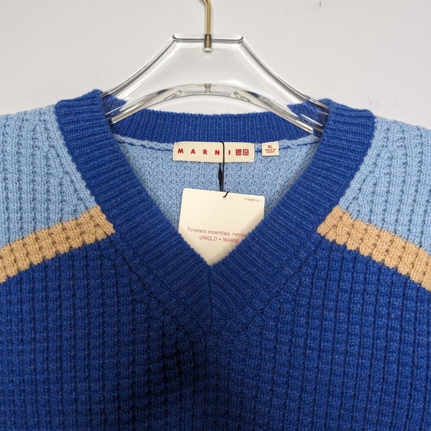 Uniqlo x Marni Blue Knit V-Neck Long Sleeve Sweater Stripe Color Block XL NWT