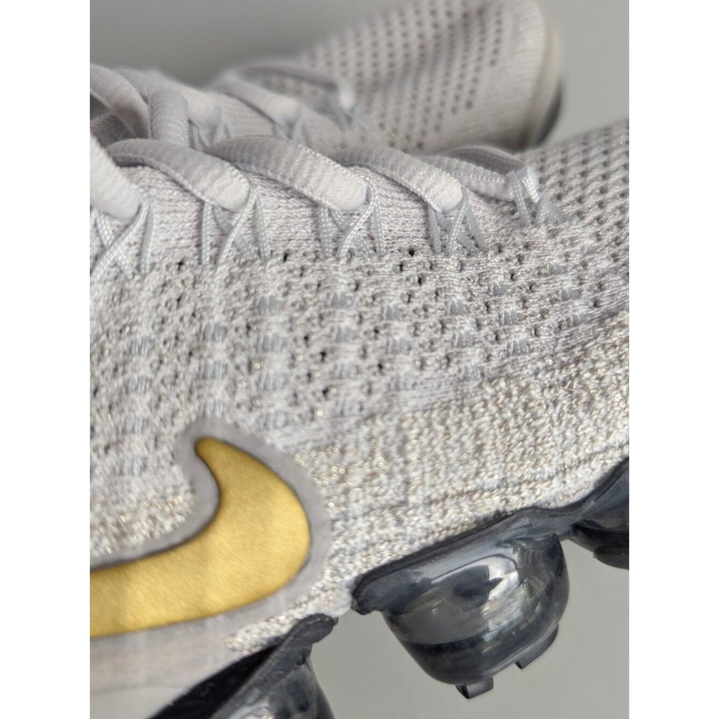 Nike Air VaporMax 2 Vast Grey Metallic Gold Knit Sneaker Size 7.5 Lace Up Comfy