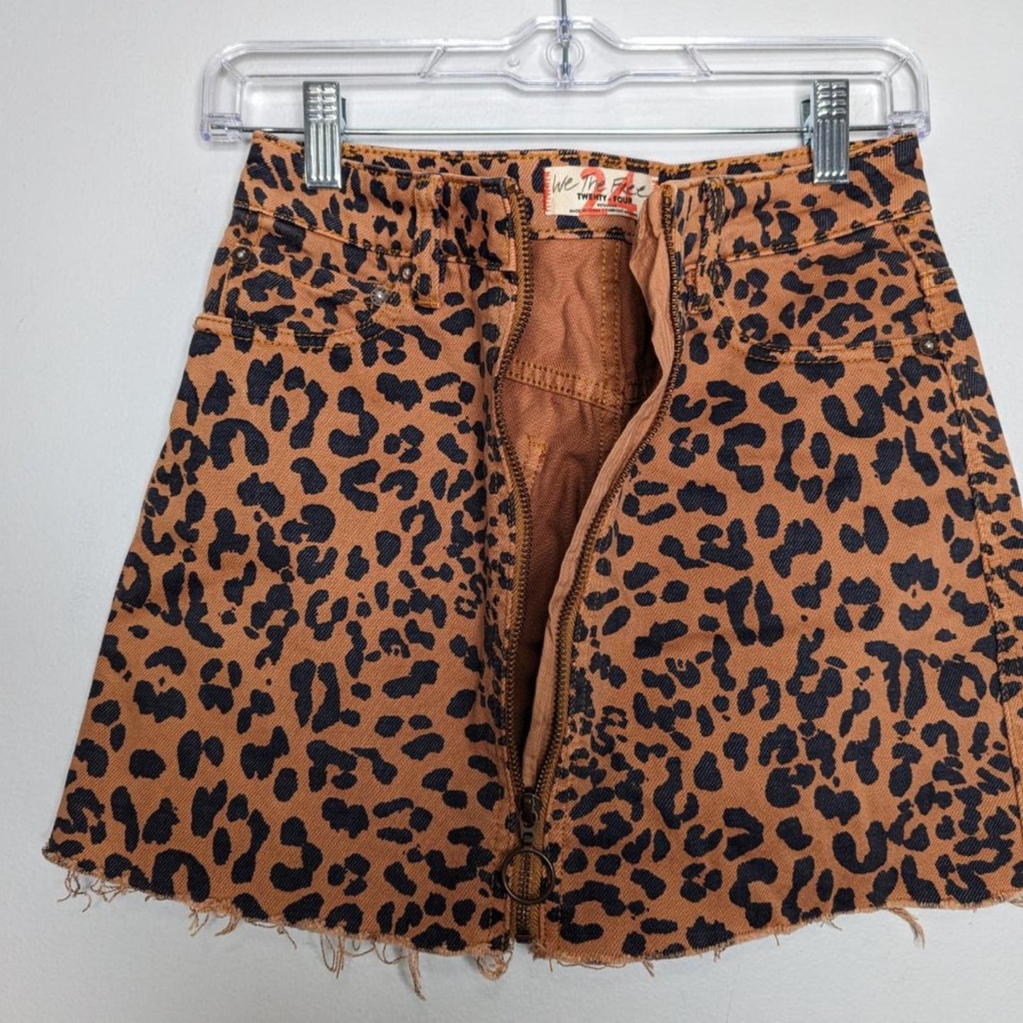 Free People Zip It Up Animal Print Denim Mini Skirt Raw Hem Pockets Size 24