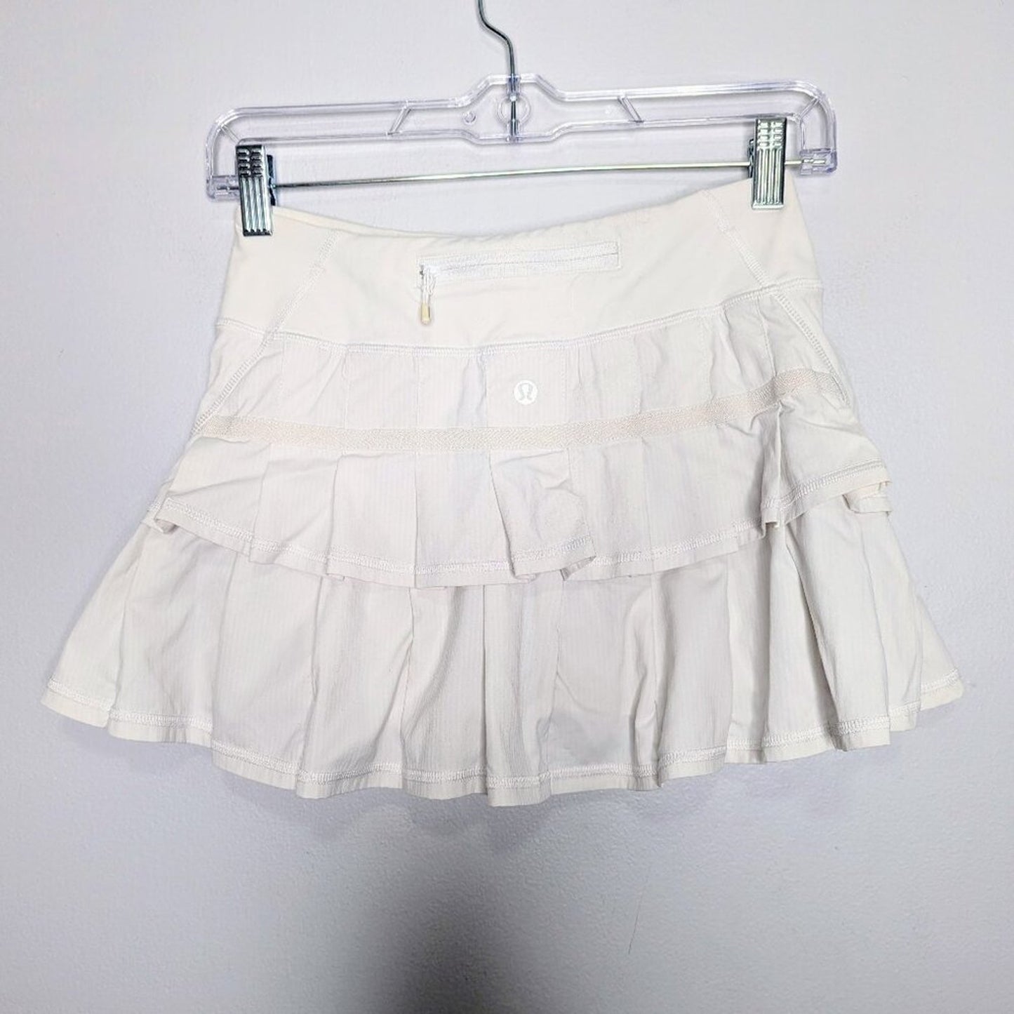 Lululemon White Run Pace Setter Skirt Ruffle Pockets Tennis Skirt Built In Short