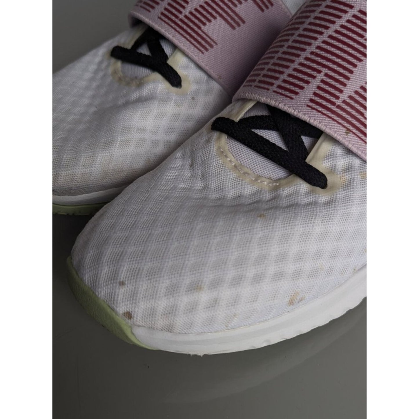 Nike In-Season TR 9 White Pink Training Sneaker Sz 7.5 Stretch Knit Large Logo