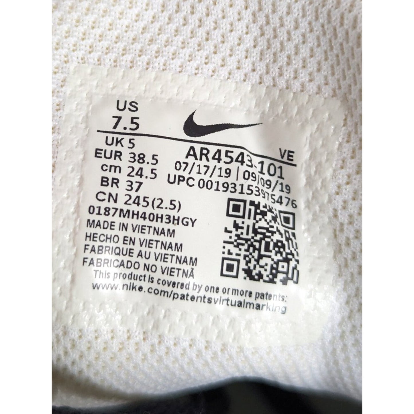 Nike In-Season TR 9 White Pink Training Sneaker Sz 7.5 Stretch Knit Large Logo