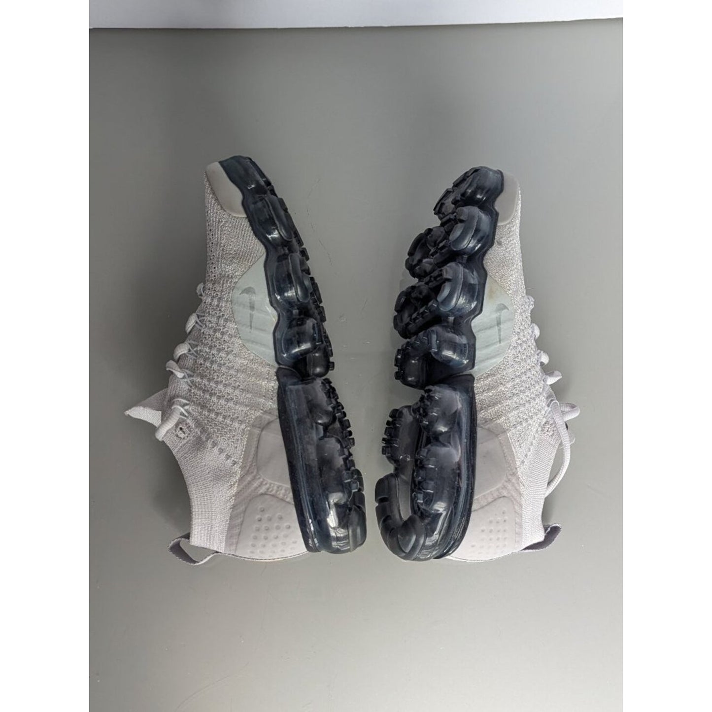Nike Air VaporMax 2 Vast Grey Metallic Gold Knit Sneaker Size 7.5 Lace Up Comfy