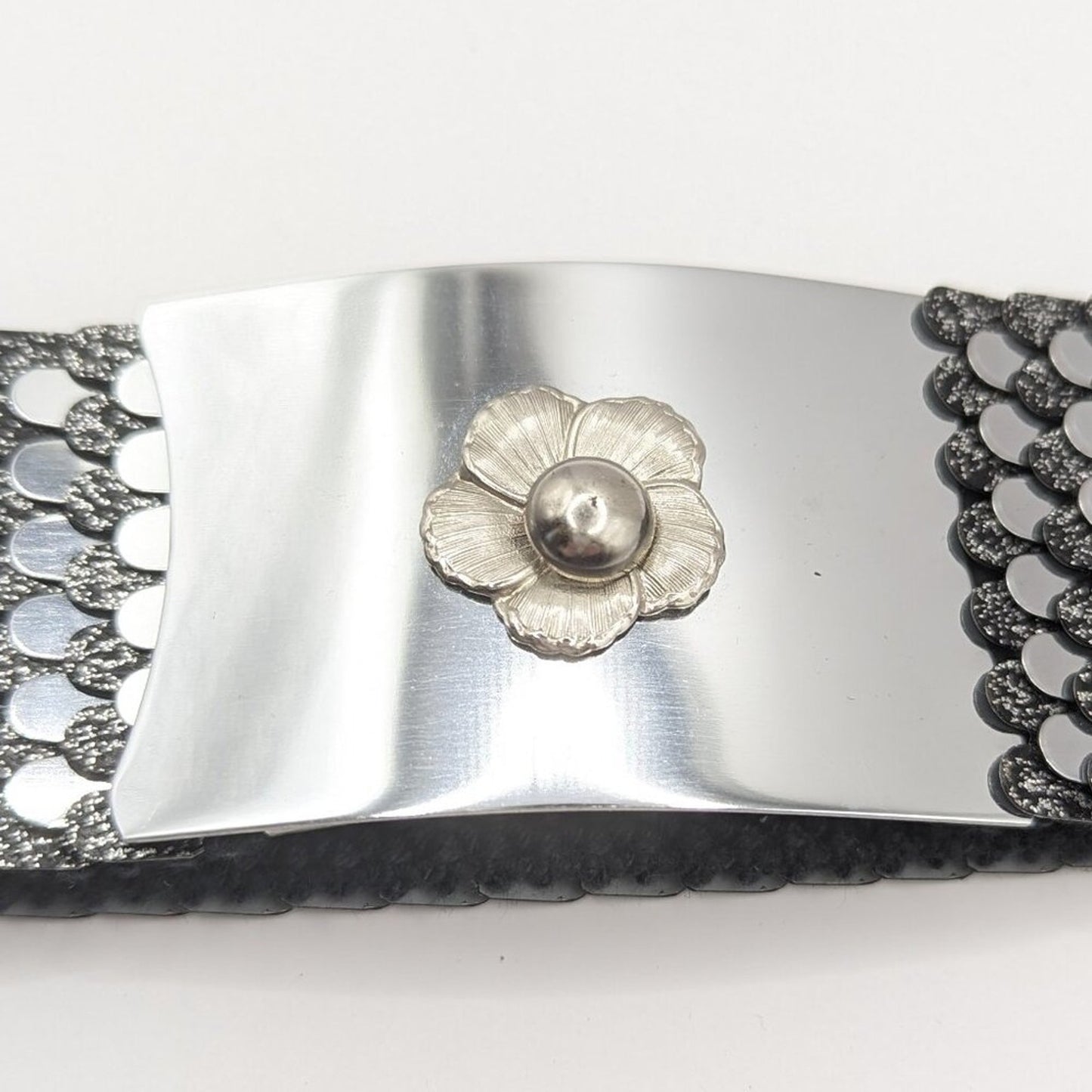 Vintage Silver Stretch Statement Belt Flower Detail Clasp Metal Scales Sparkle