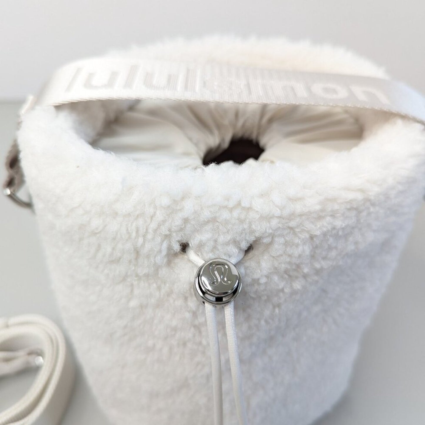 Lululemon White Opal Crossbody Fleece Bucket Bag Detachable Strap Sherpa Pocket