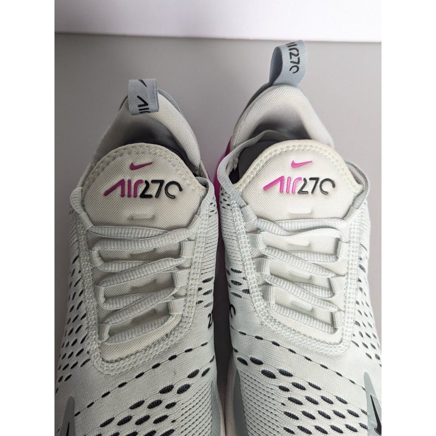 Nike Air Max 270 Barely Gray Fuschia Sneaker Size 7.5 Comfort Stretch Running
