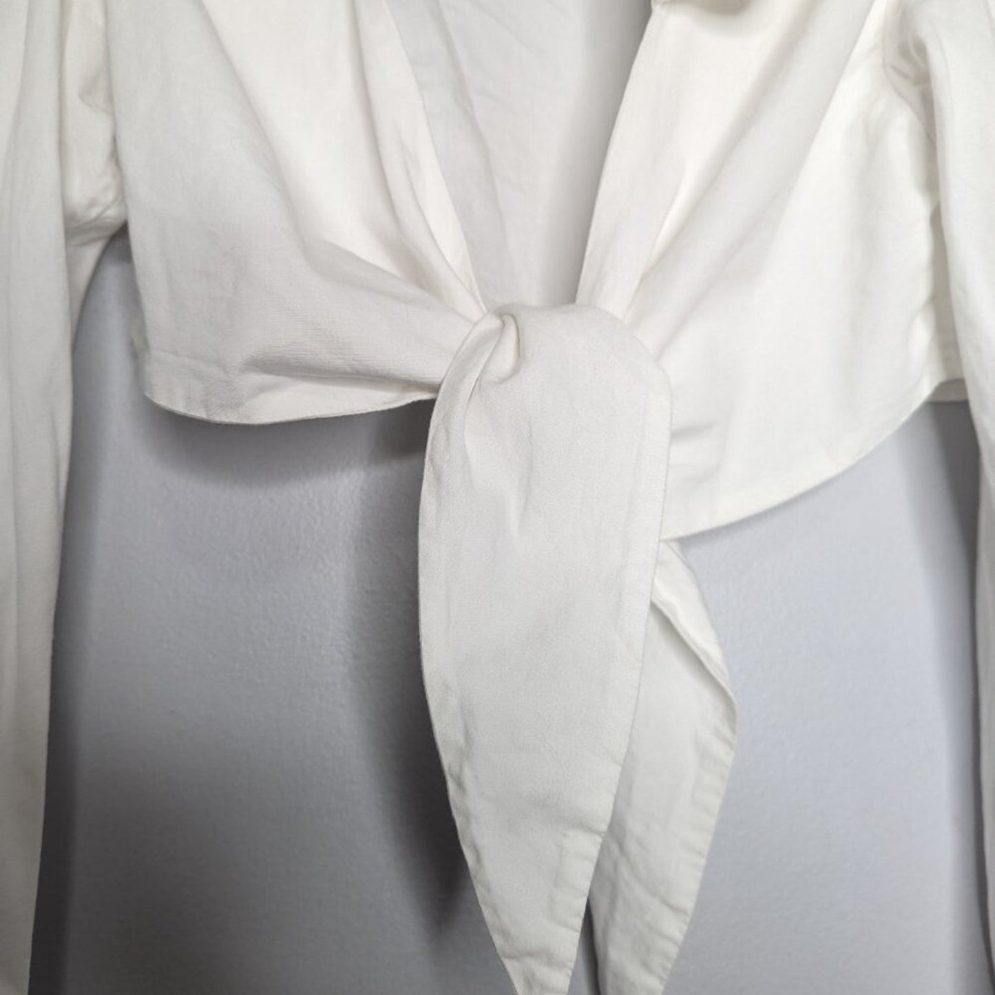 We Wore What White Long Sleeve Bisou Top Tie Front Cropped Collared Zip Cuff M