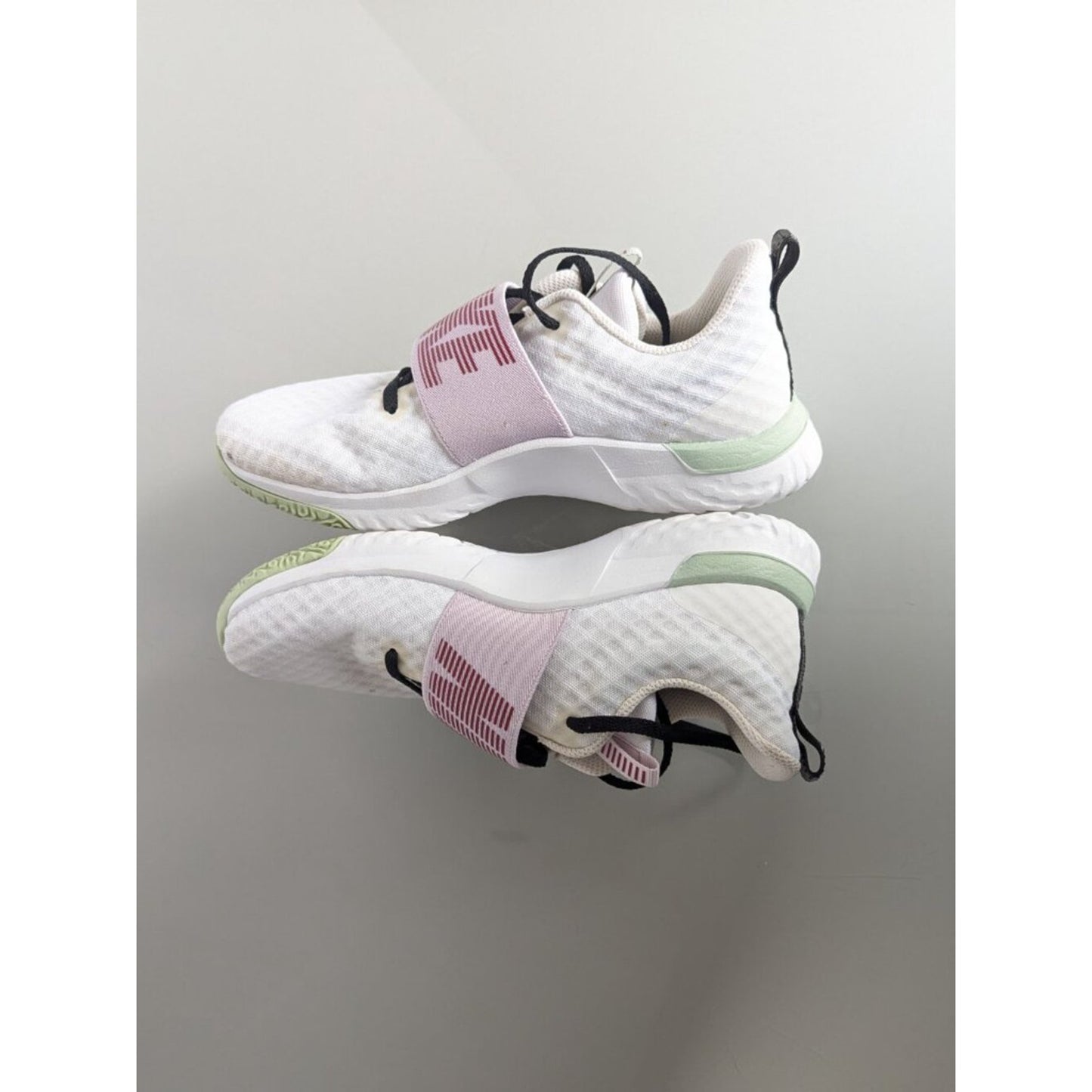 Nike In-Season TR 9 White Pink Training Sneaker Sz 7.5 Stretch Knit Large Logo