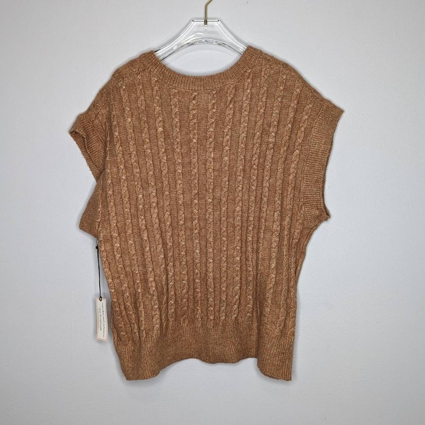 Cupcakes and Cashmere Tan Sleeveless Cable Knit Vest V-Neck Size 1X NWT