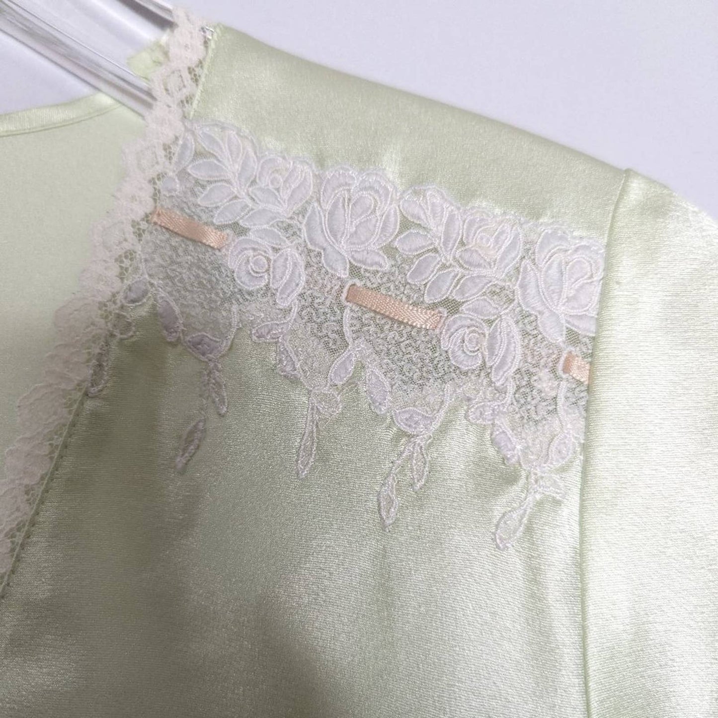 Oscar De La Renta Pastel Green Satin Dress Short Sleeve V-Neck Lace Trim Size M